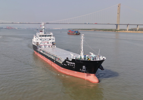 4500T三號(hào)啟航-壓縮.jpg
