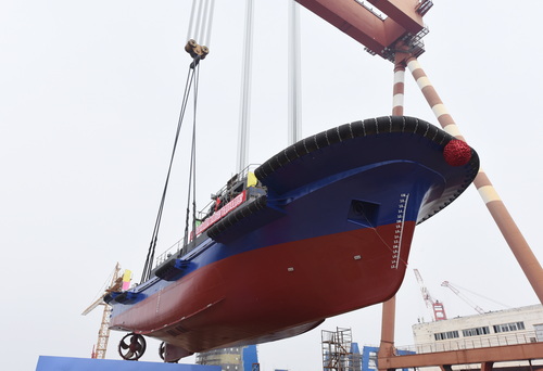 揚(yáng)海拖5003下水-壓縮.jpg